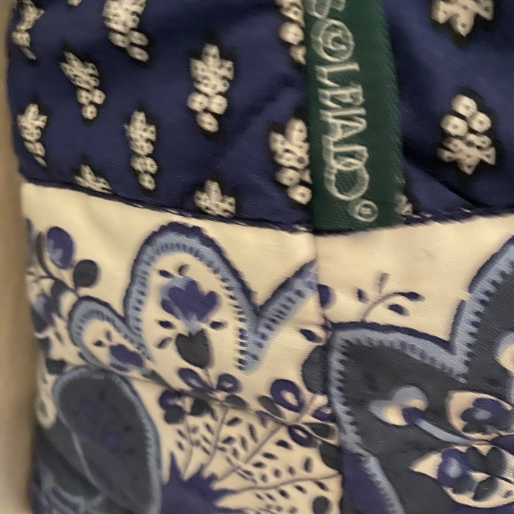 Souleiado Quilted Navy Floral Zippered Tote Bag - Women - Picture 2 of 7